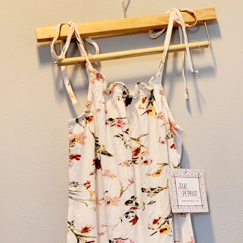 Jak & Peppar Iggy Romper floral nwt!